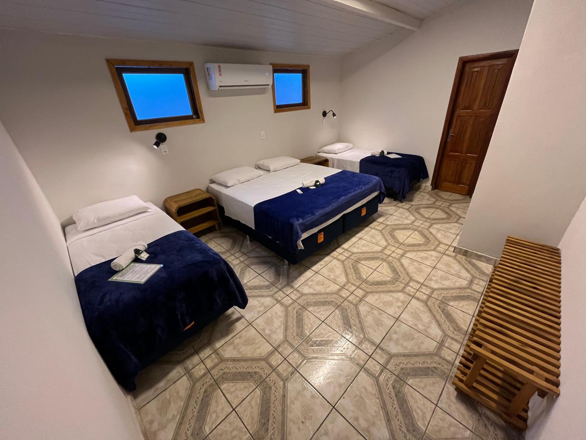Local Hostel Novo Airao Bagian luar foto