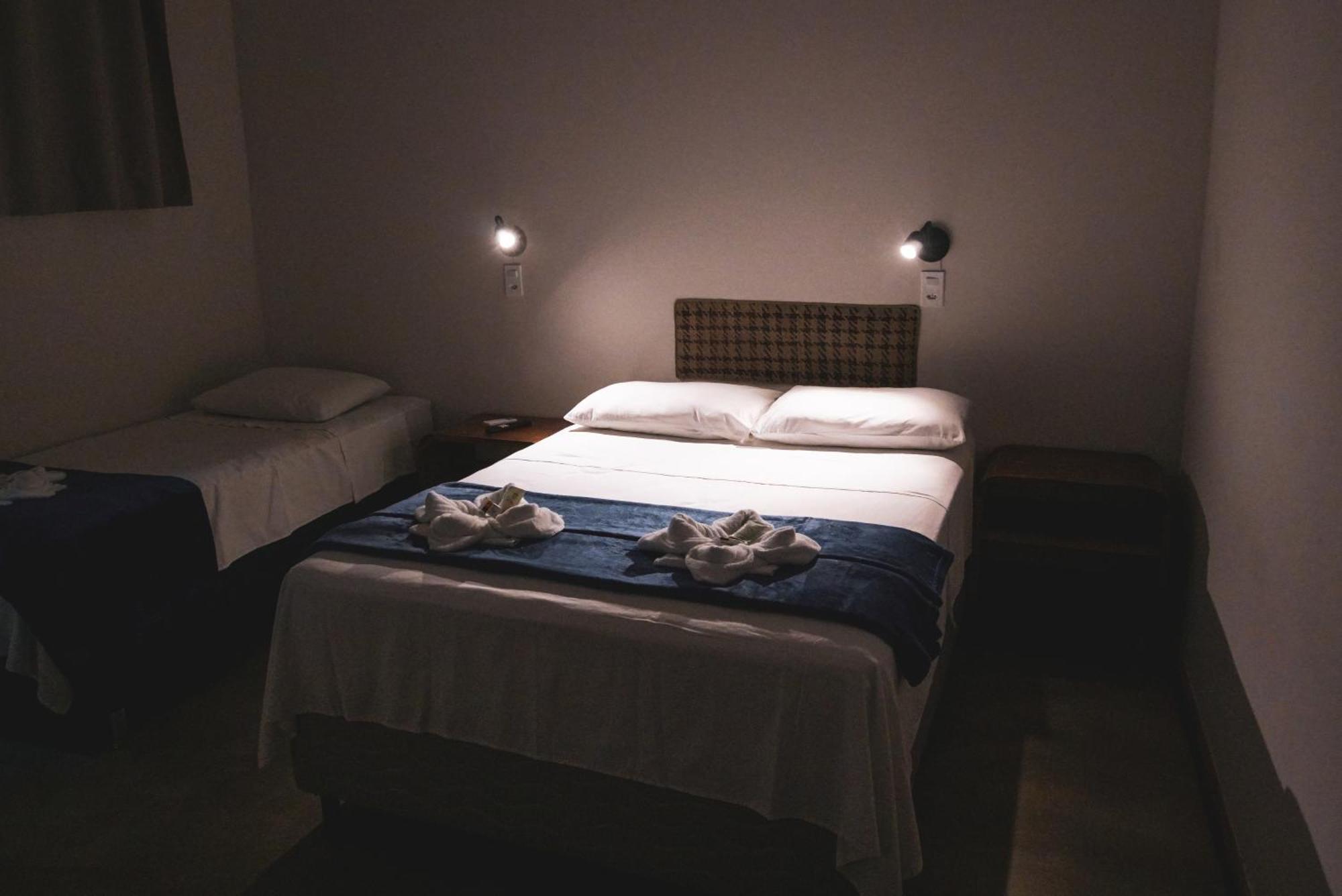 Local Hostel Novo Airao Bagian luar foto