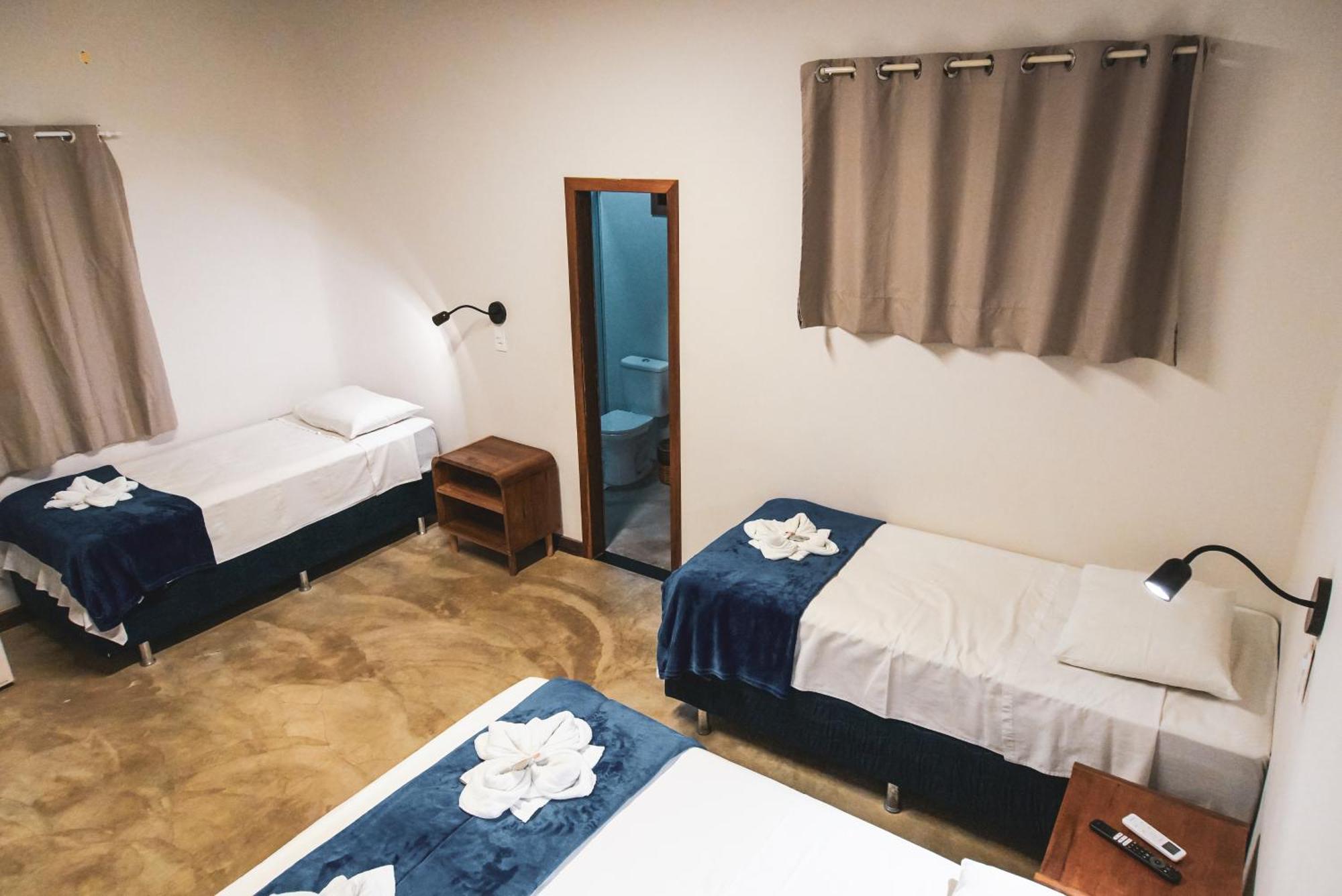 Local Hostel Novo Airao Bagian luar foto
