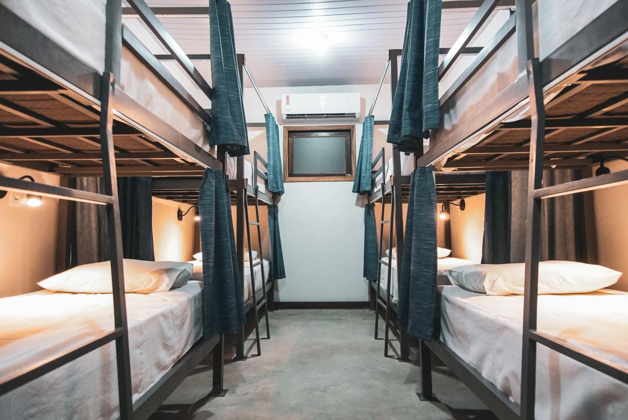 Local Hostel Novo Airao Bagian luar foto